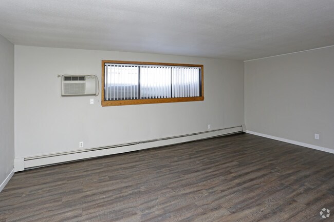 1BR, 1BA - Living Area - 816
