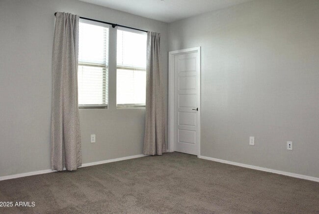 Building Photo - 2625 S Peppertree Dr