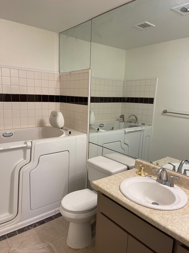 Building Photo - 1392 W Orchid Pl