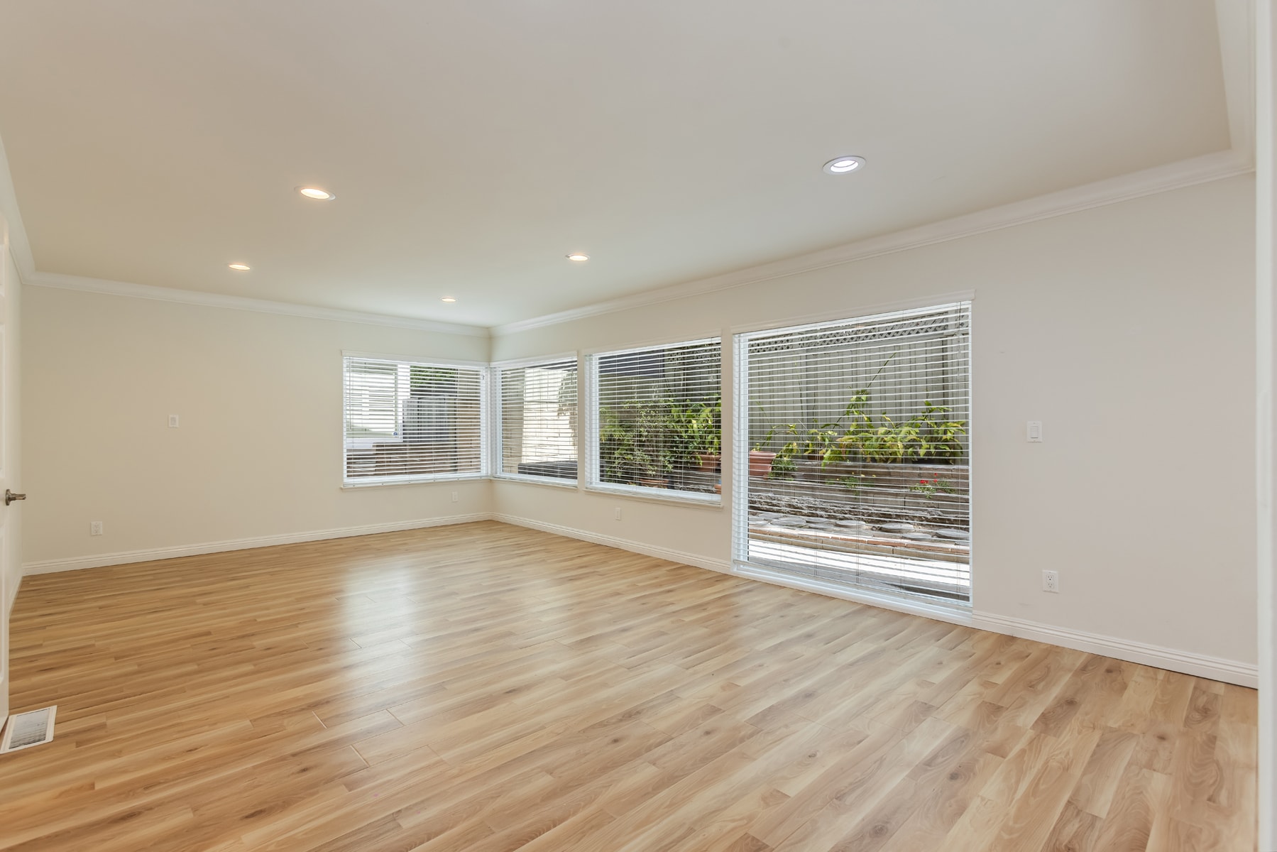 Building Photo - 10227 S Autumn Leaf Cir