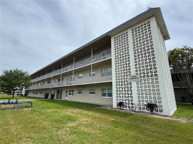 Building Photo - 5720 13th Ave N