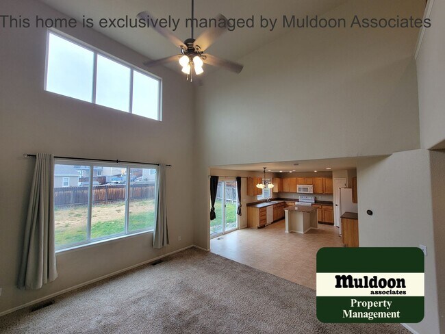 Building Photo - ? Bright & Spacious 3-Bedroom Home w/ 3-Car Garage