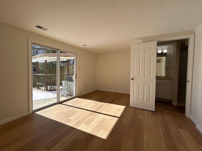 Building Photo - 216 Whitherspoon Ln