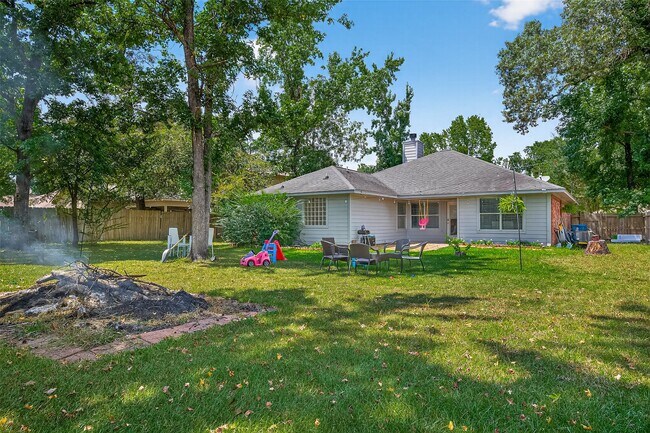 Building Photo - 6719 Woodland Oaks