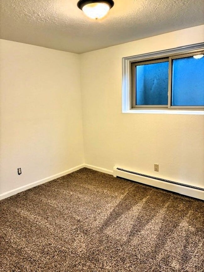 Building Photo - Long Term Rental- Dillon Valley East H 104