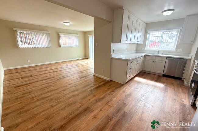 Building Photo - Beautifully Remodeled 3 Bedroom, 2 Bathroo...