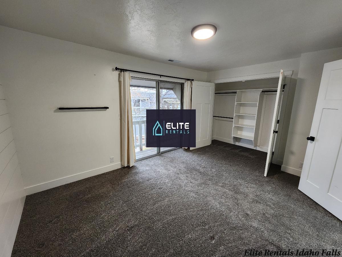 Building Photo - 1528 Falcon Dr