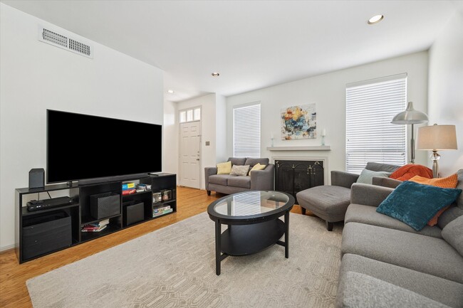 Building Photo - 4000 Purdue St