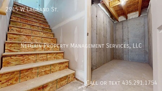 Building Photo - 2945 W LaGrand St