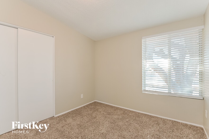 Building Photo - 9801 E Domenic Ln