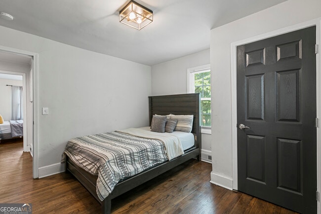 Building Photo - 1472 North Avenue NW