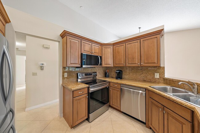 Building Photo - 707 Windermere Way