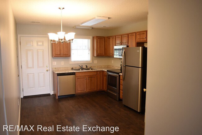Building Photo - 1000-1008 Pinecrest Dr