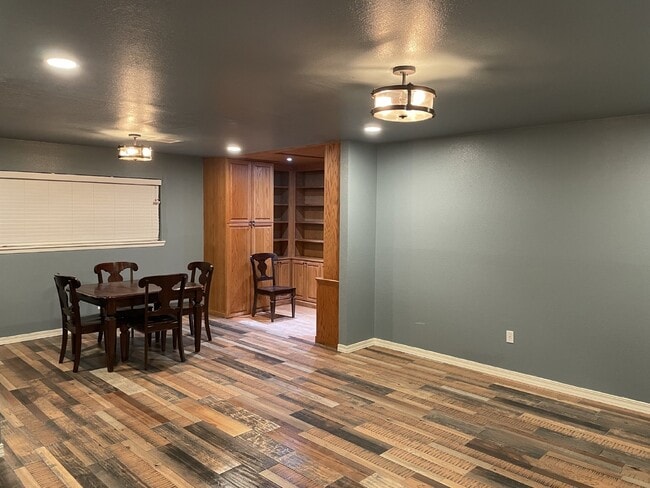 Building Photo - 9517 Mcintosh Dr