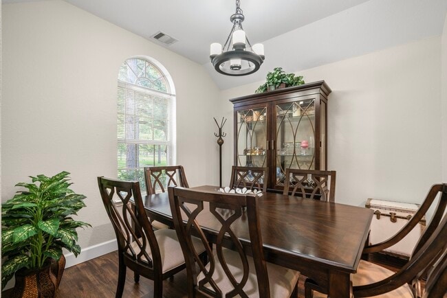 Building Photo - 25803 Orchard Knoll Ln