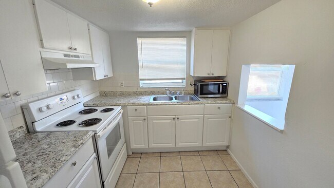 Building Photo - 2216 Flamingo Blvd