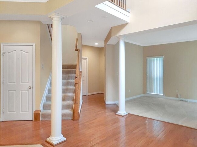 Building Photo - Single Family Home with 2 Car Garage Deck ...