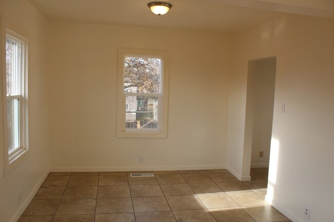 Building Photo - 329 McKinley St