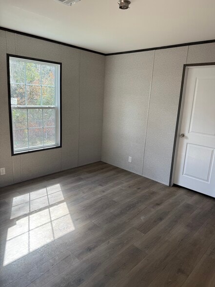 Building Photo - 6475 Colony Park Dr