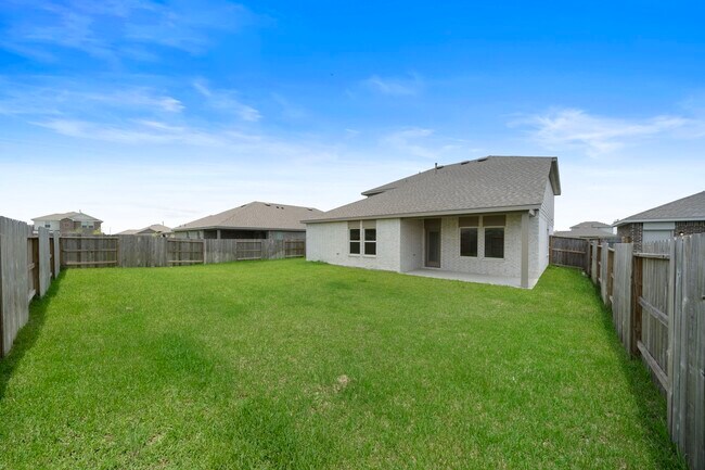 Building Photo - 807 Brazos Trl