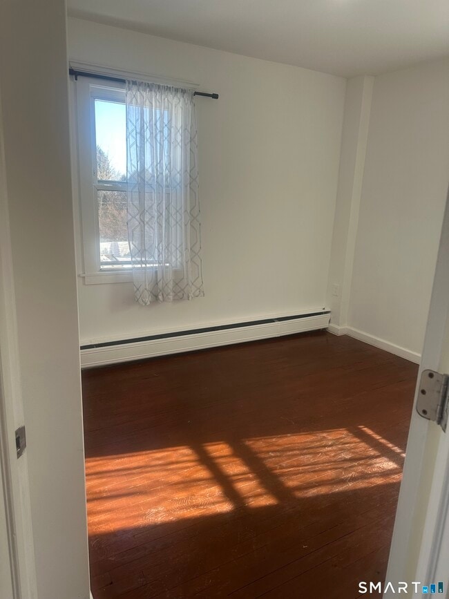 Building Photo - 125 N Harwinton Ave