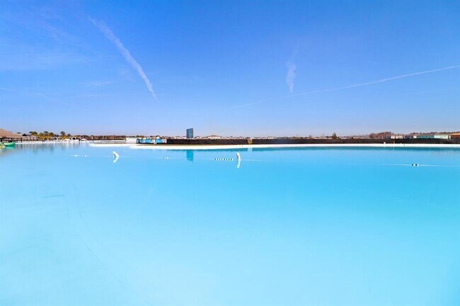 Building Photo - 31894 BLUE PASSING Loop