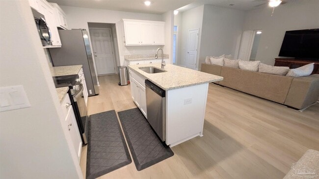 Building Photo - 5693 Old Stone Blvd