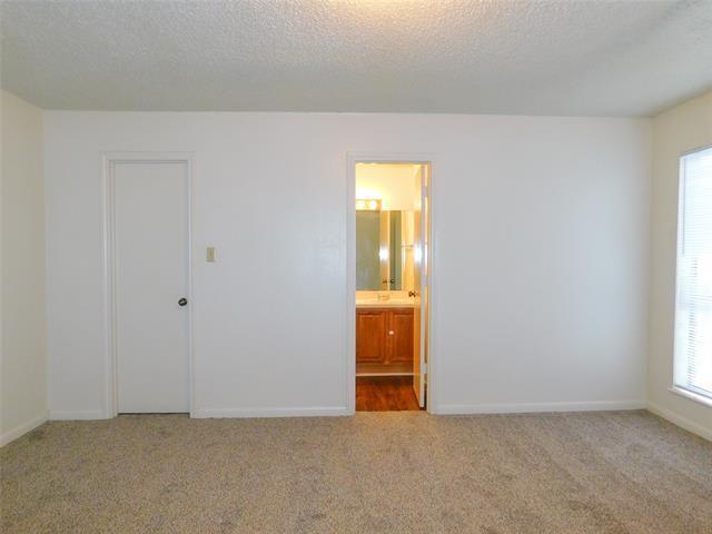 Building Photo - 705 Windfields St