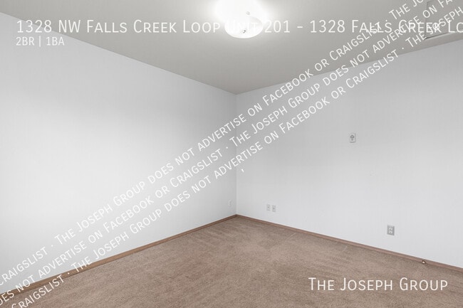 Building Photo - 1328 NW Falls Creek Loop