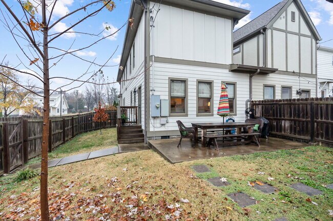 Building Photo - 4213 Dakota Ave