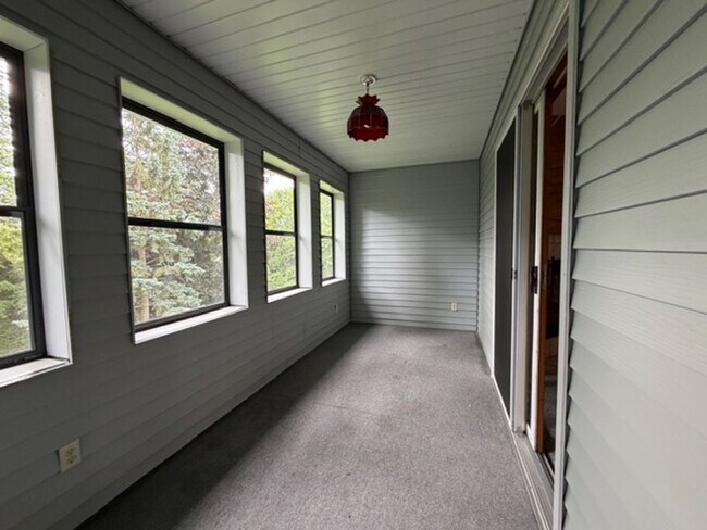 Building Photo - 657/659 Wood Violet Lane
