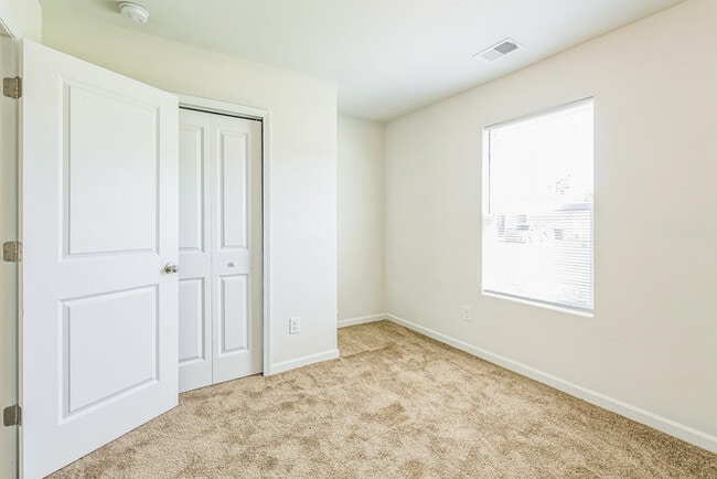 Building Photo - 179 Foxford Dr