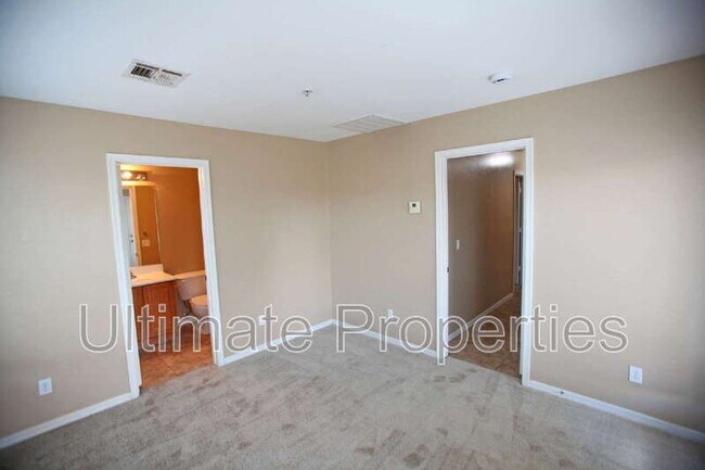 Building Photo - 15616 N 164th Ln