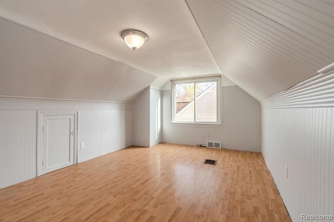 Building Photo - 8126 Standard St