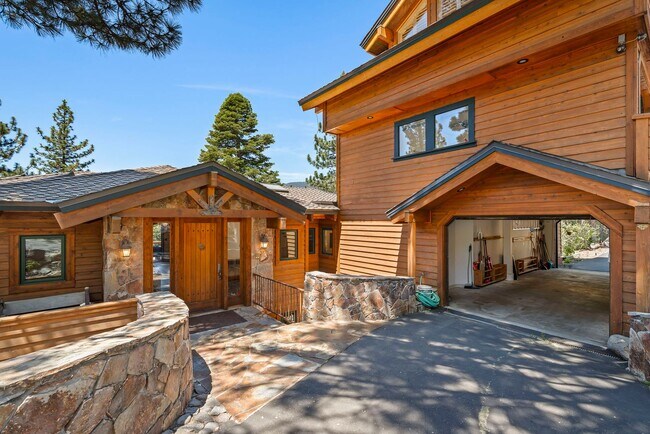 Building Photo - Family retreat