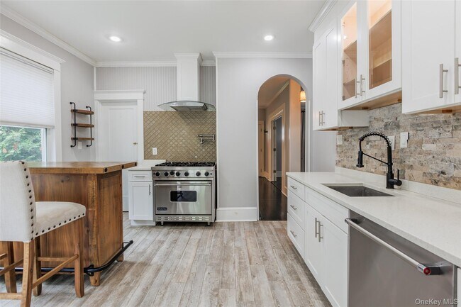 Building Photo - 60 Jackson Ave