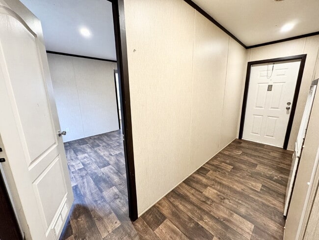 Building Photo - 3/2 in Pendleton