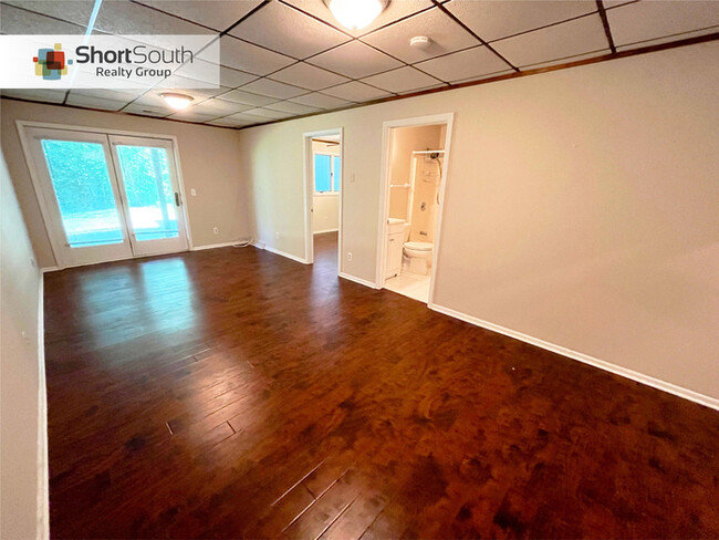 Building Photo - Beautiful 2 Bed 2 Bath Condo For Rent in R...