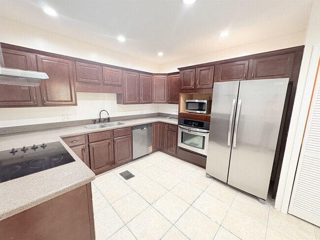 Building Photo - 212 Barbourville Dr