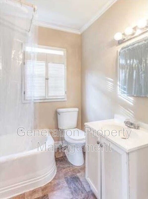 Building Photo - 3609 Ridgeside Rd