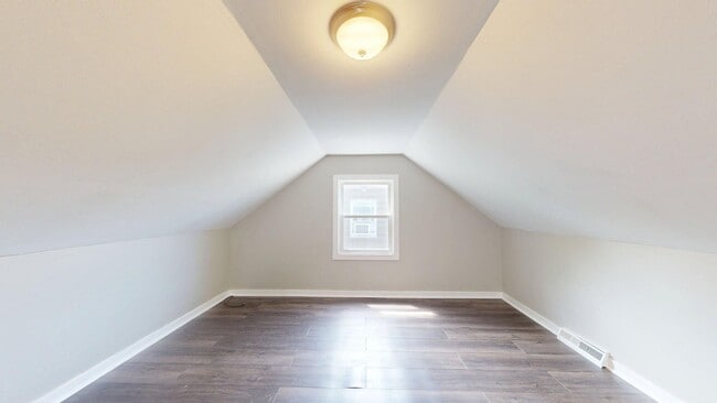 Building Photo - W.130th-Bellaire neighborhood, updated 3 b...