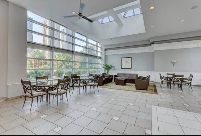 Building Photo - 545 N Dearborn St