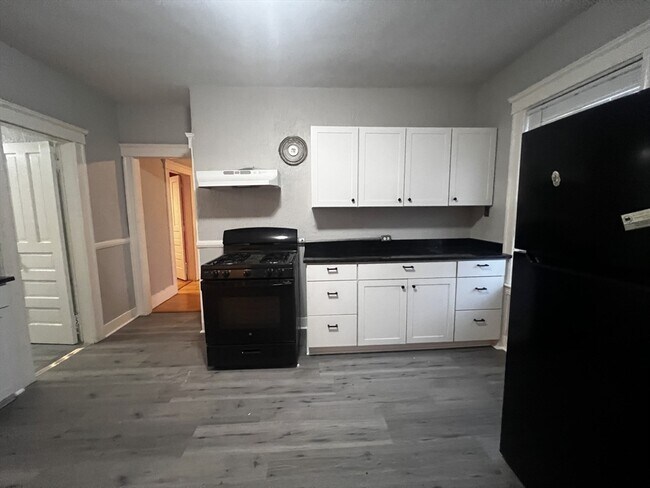 Building Photo - 55 Vernon St