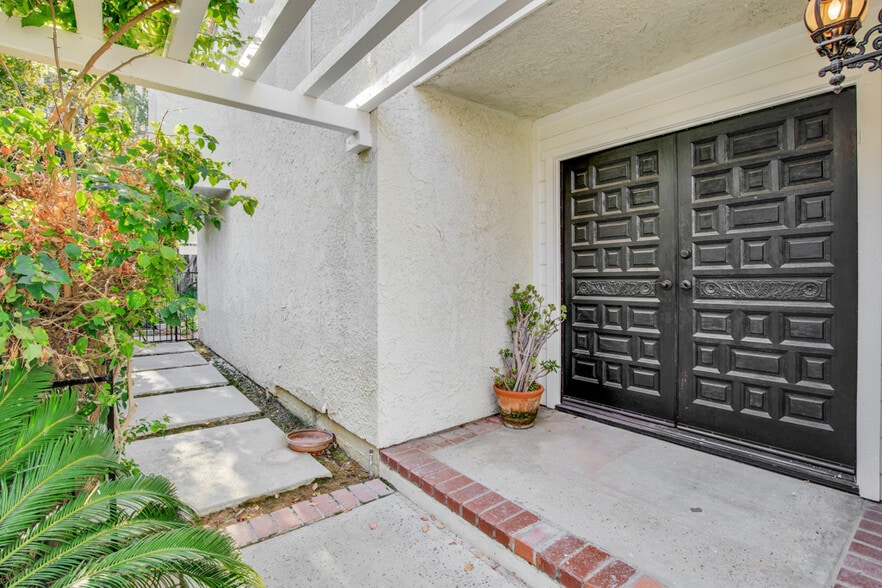Building Photo - 23450 Park Hermosa