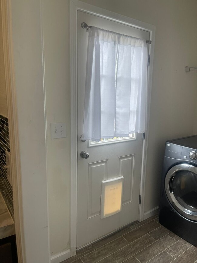 Building Photo - 3bed 2bath + bonus room, natural landscaping, Split Floor Plan Lower Magalia Paradise Pines