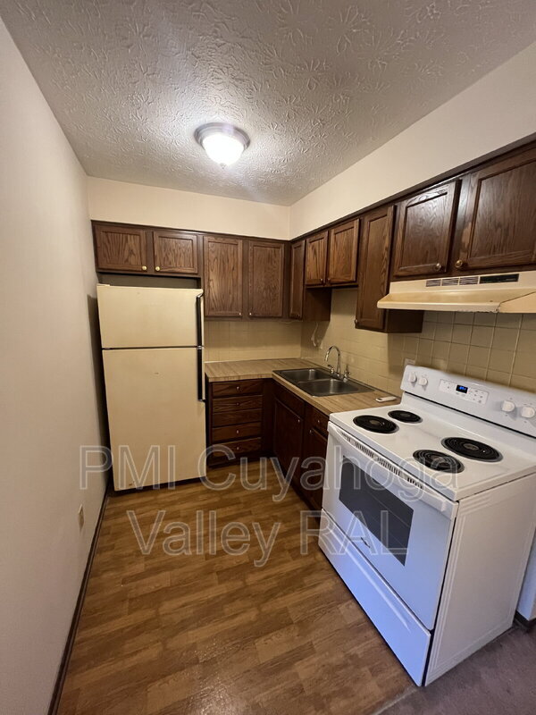 Building Photo - 1757 S Arlington St