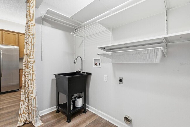 Building Photo - 7 Deerwood St