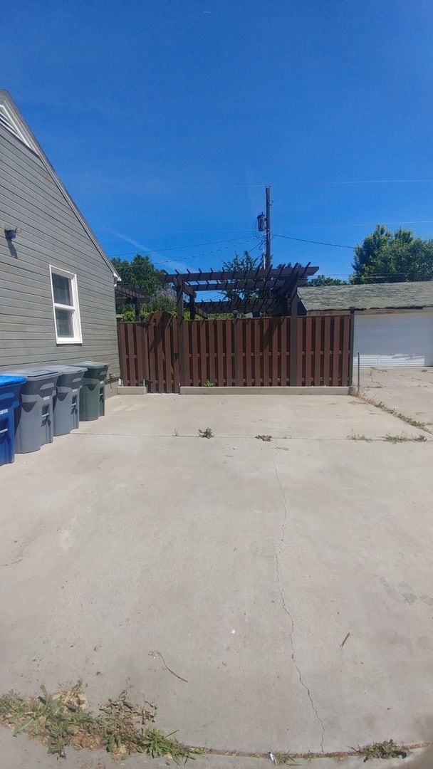Building Photo - Charming Richland Home with Spacious Layou...