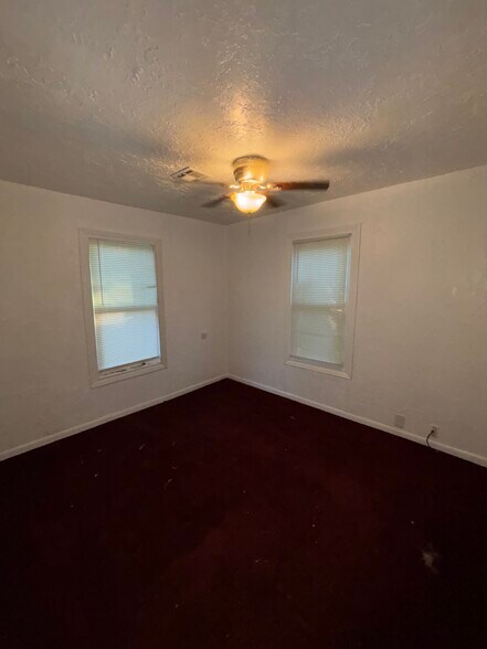 Building Photo - 1506 NW Euclid Ave