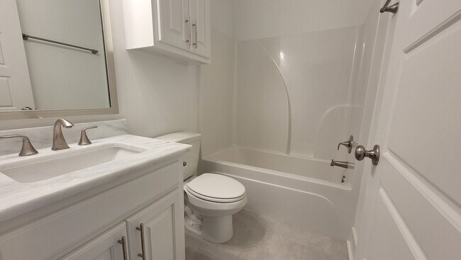 Building Photo - 7024 Garden Hill Dr